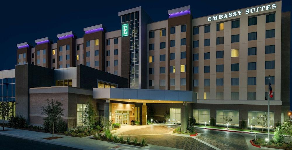 Embassy Suites By Hilton College Station Extérieur photo
