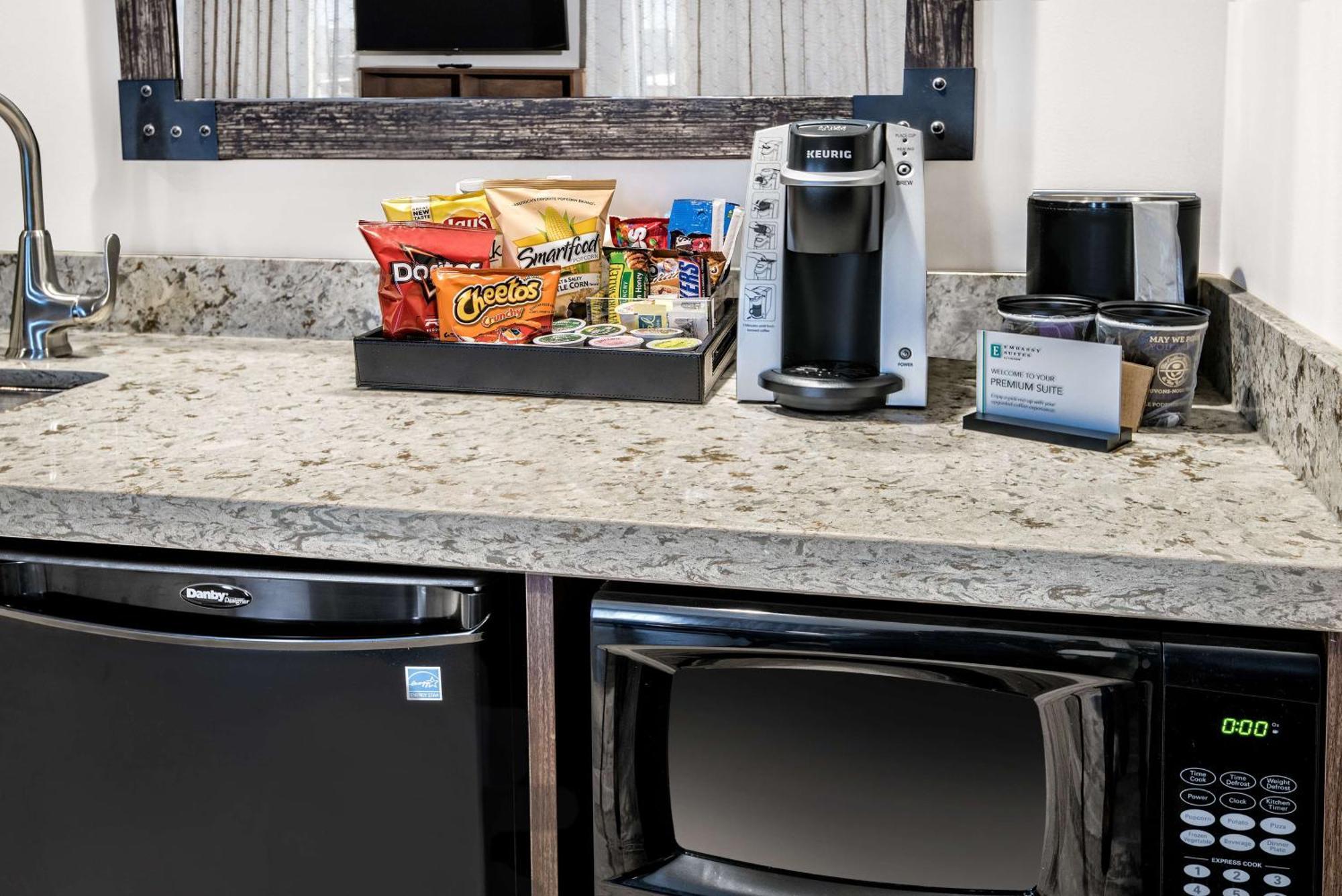 Embassy Suites By Hilton College Station Extérieur photo