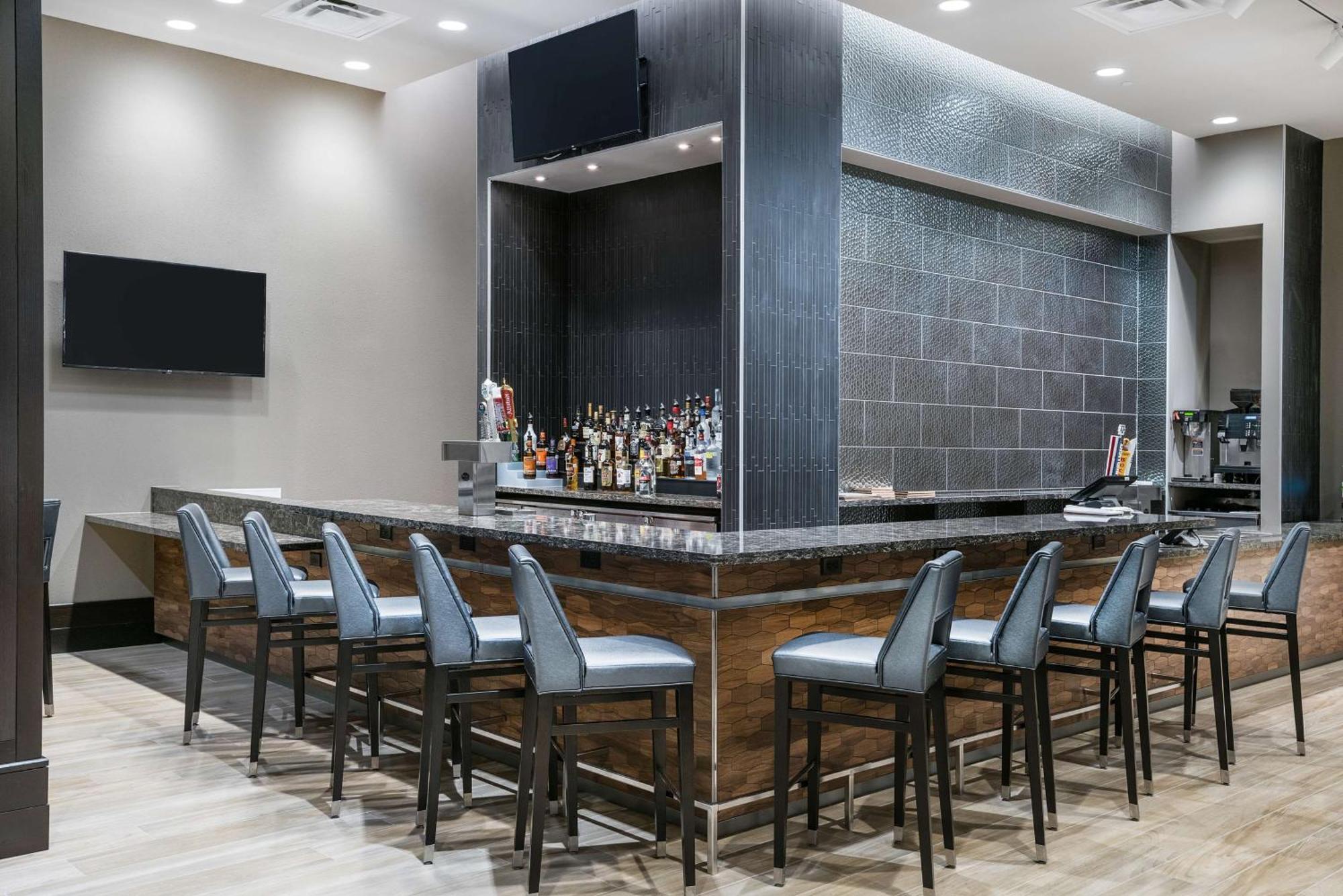 Embassy Suites By Hilton College Station Extérieur photo