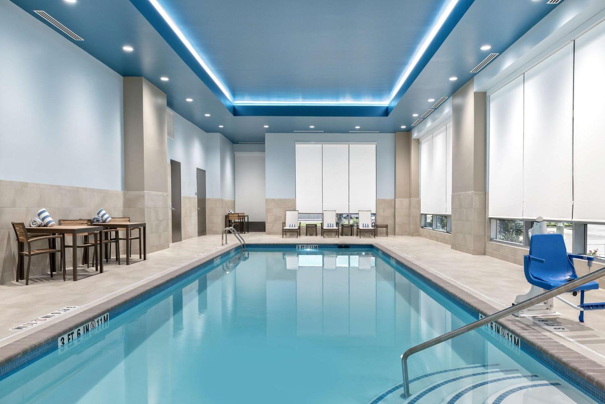 Embassy Suites By Hilton College Station Extérieur photo